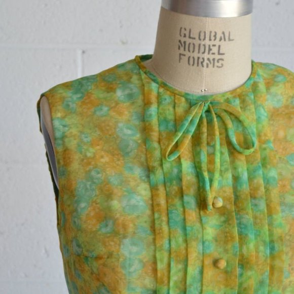 Vintage 60s green pleated fit & flare dress - Picture 2 of 5